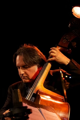 Simon Mary - Contrebasse